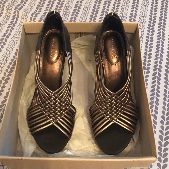 Heels - Picture 1 of 4